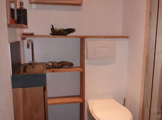 Les Lupins Alpstuga *